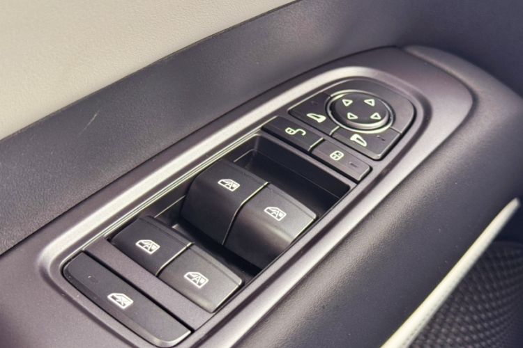 Used BYD Seal 06 New Energy 2024 DM-i 80KM Prestige Model Interior 8