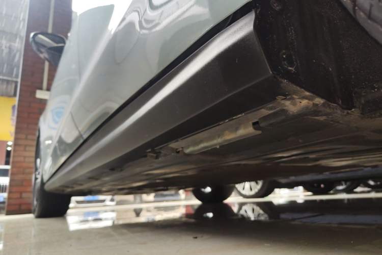Used BYD Seal 06 New Energy 2024 DM-i 120KM Prestige Model Left Side Sill