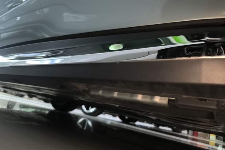 Used BYD Seal 06 New Energy 2024 DM-i 120KM Prestige Model Left Side Sill