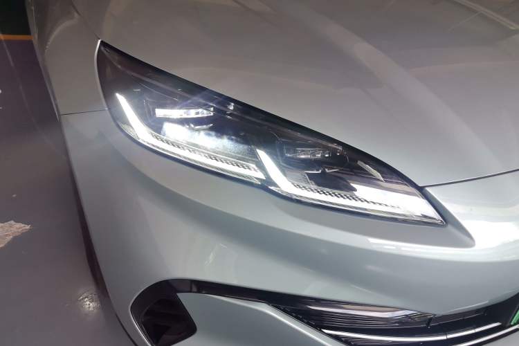 Used BYD Seal 06 New Energy 2024 DM-i 120KM Luxury Model Right Front Headlight