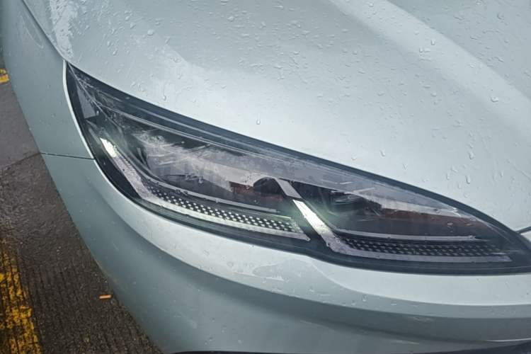 Used BYD Seal 06 New Energy 2024 DM-i 120KM Flagship Model Right Front Headlight