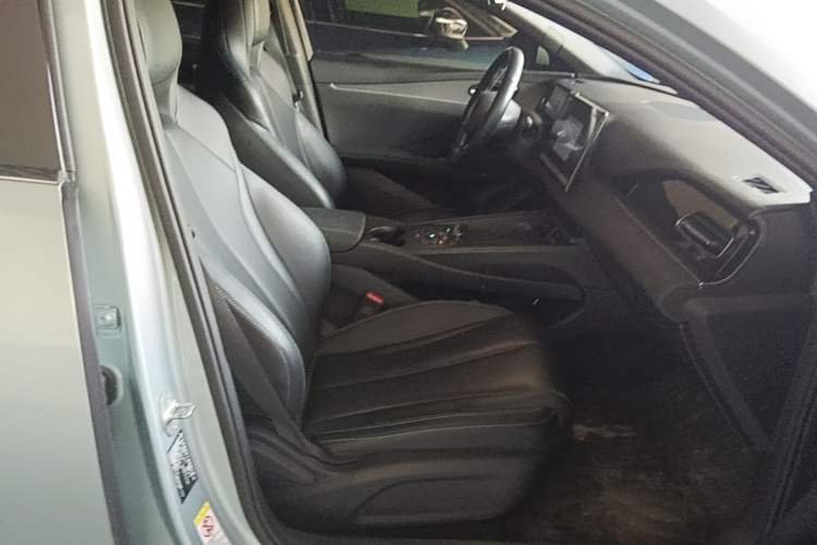 Used BYD Seal 06 New Energy 2024 DM-i 120KM Prestige Model Right Front Seat
