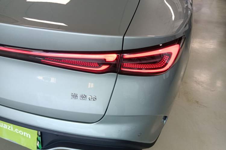 Used BYD Seal 06 New Energy 2024 DM-i 120KM Prestige Model Right Rear Taillight