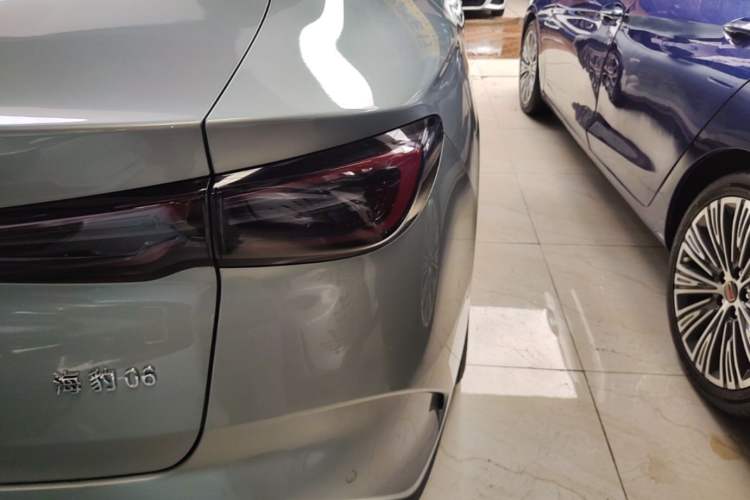 Used BYD Seal 06 New Energy 2024 DM-i 120KM Prestige Model Right Rear Taillight