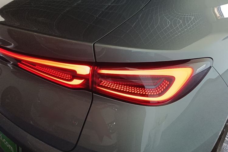 Used BYD Seal 06 New Energy 2024 DM-i 120KM Prestige Model Right Rear Taillight