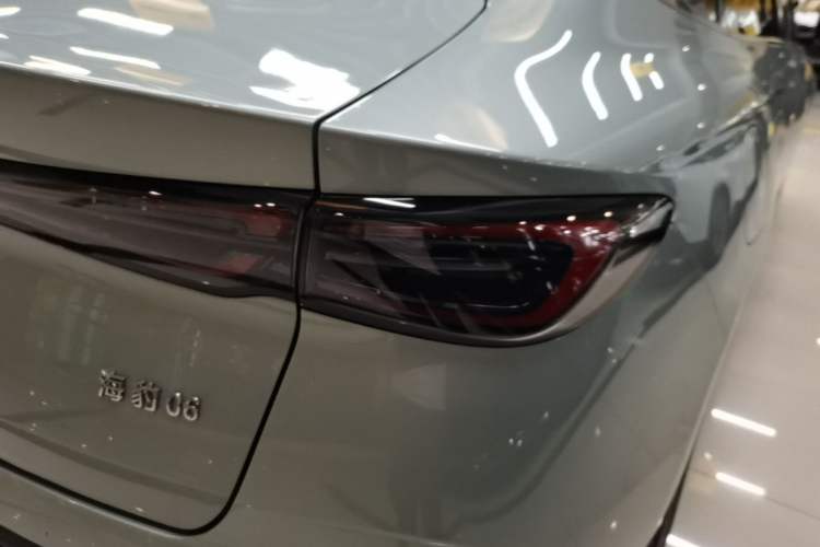 Used BYD Seal 06 New Energy 2024 DM-i 80KM Luxury Model Right Rear Taillight