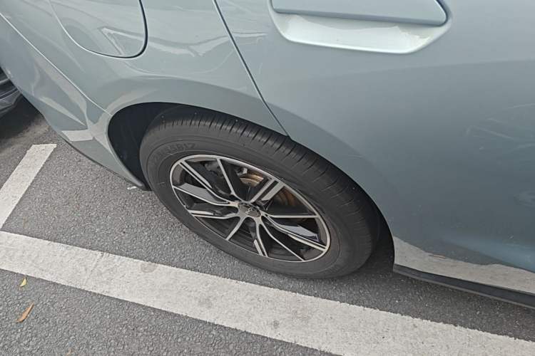 Used BYD Seal 06 New Energy 2024 DM-i 80KM Prestige Model Right Rear Wheel Hub