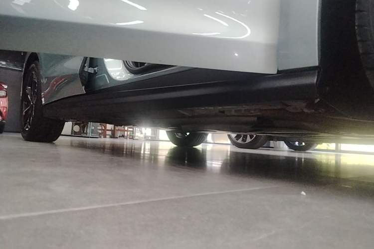 Used BYD Seal 06 New Energy 2024 DM-i 120KM Flagship Model Right Side Sill