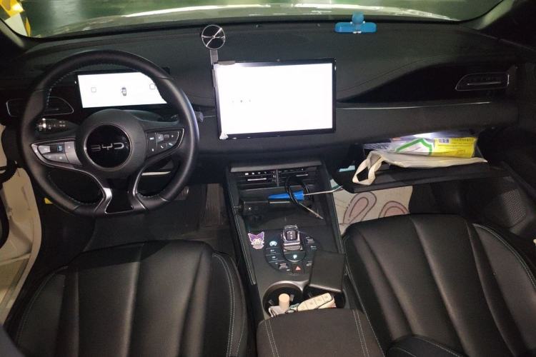 Used BYD Seal 06 New Energy 2024 DM-i 80KM Luxury Model Center Console