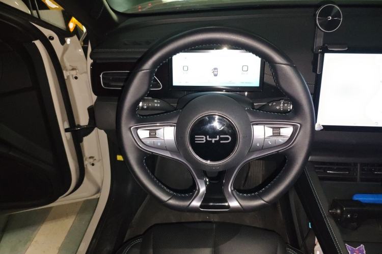 Used BYD Seal 06 New Energy 2024 DM-i 80KM Luxury Model Steering Wheel