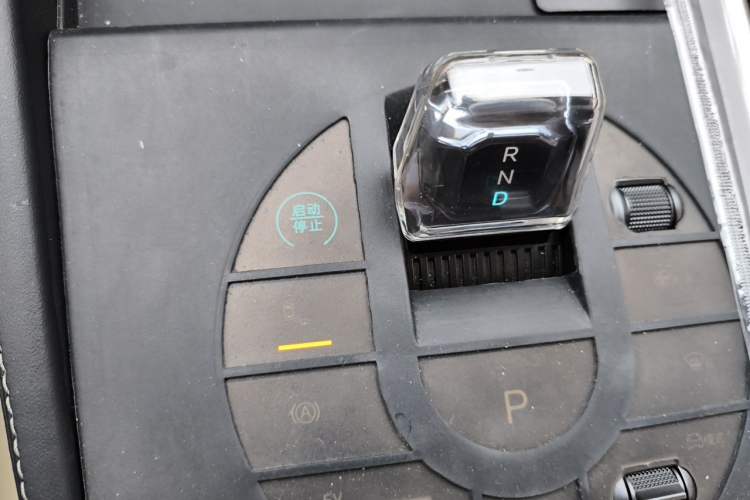 Used BYD Seal 06 New Energy 2024 DM-i 120KM Luxury Model Gear Lever