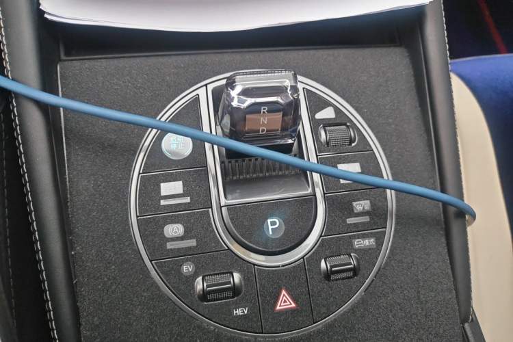 Used BYD Seal 06 New Energy 2024 DM-i 80KM Prestige Model Gear Lever