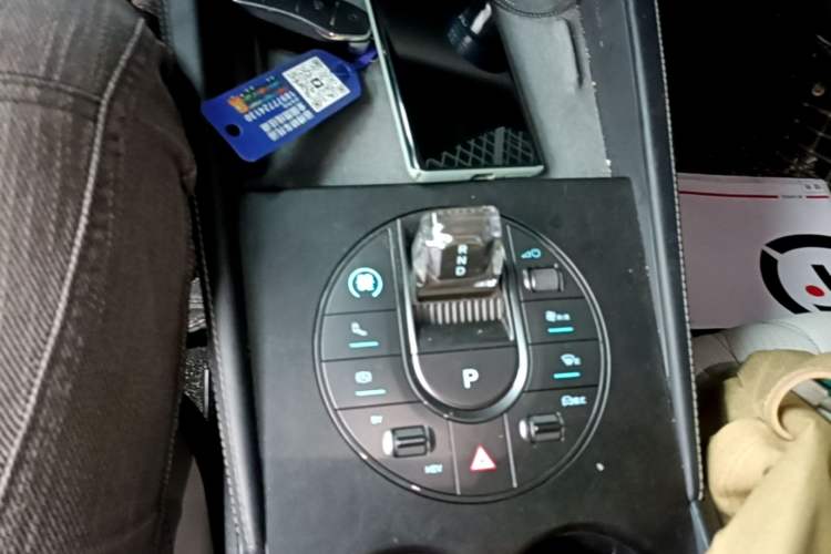 Used BYD Seal 06 New Energy 2024 DM-i 120KM Flagship Model Gear Lever