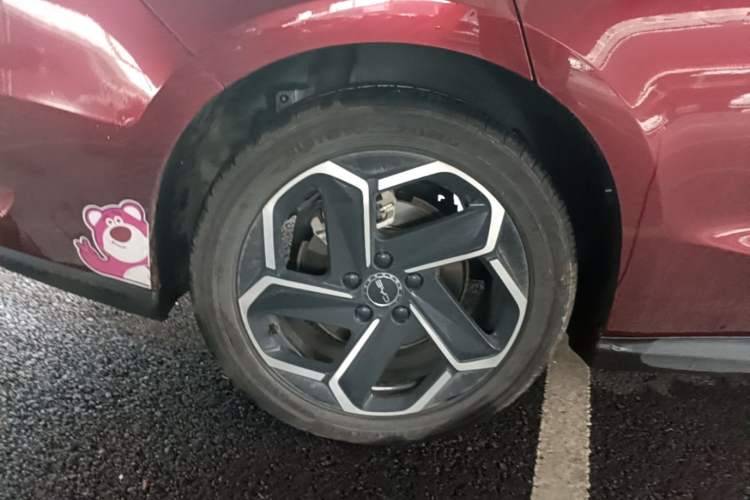 Used BYD Seal 06 New Energy 2024 DM-i 120KM Flagship Model Right Rear Wheel Hub