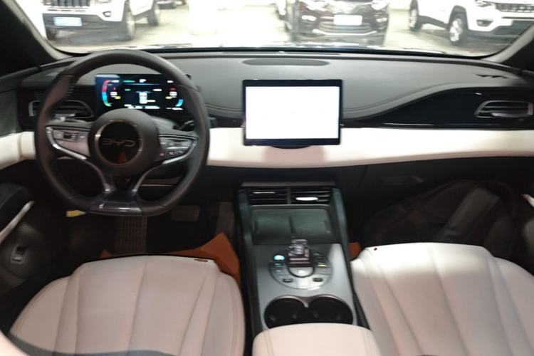 Used BYD Seal 06 New Energy 2024 DM-i 80KM Luxury Model Center Console