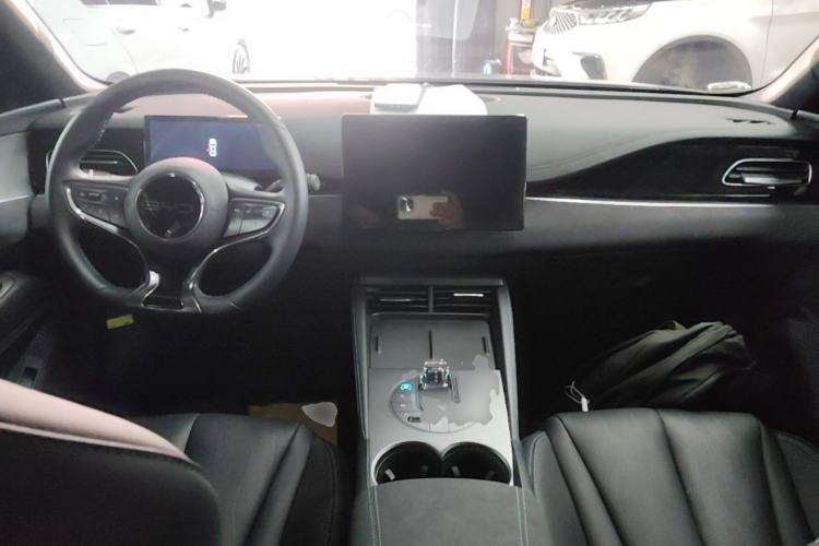 Used BYD Seal 06 New Energy 2024 DM-i 120KM Luxury Model Center Console