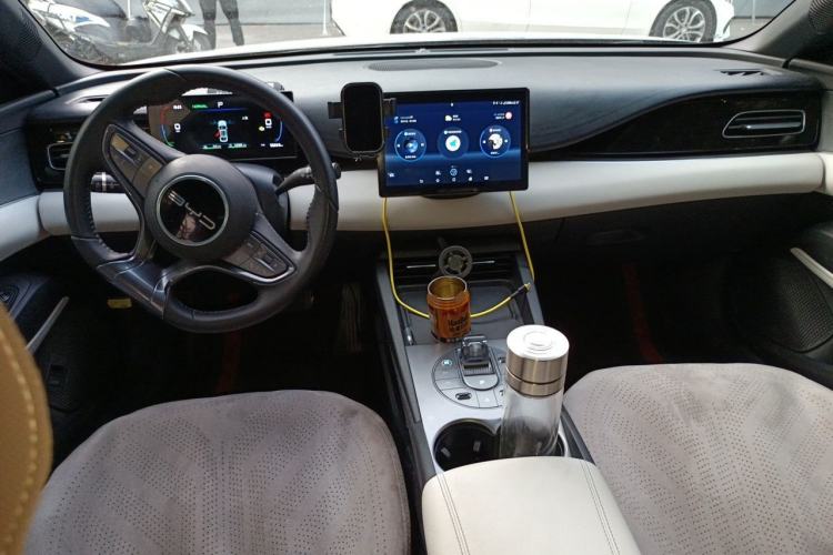Used BYD Seal 06 New Energy 2024 DM-i 80KM Luxury Model Center Console