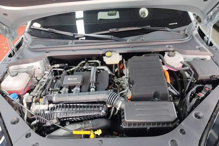 Used BYD Seal 06 New Energy 2024 DM-i 120KM Luxury Model Engine Bay