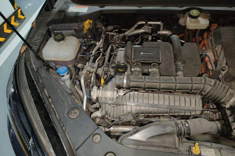 Used BYD Seal 06 New Energy 2024 DM-i 80KM Prestige Model Engine Bay Right