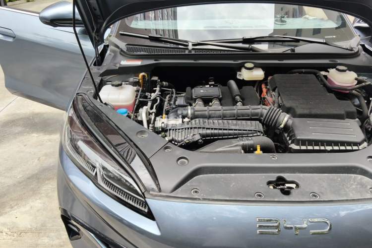 Used BYD Seal 06 New Energy 2024 DM-i 80KM Prestige Model Engine Bay Right