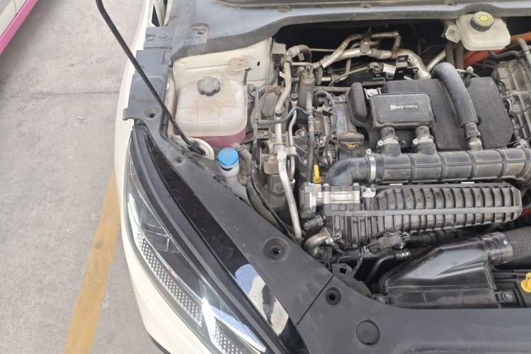 Used BYD Seal 06 New Energy 2024 DM-i 120KM Prestige Model Engine Bay Right
