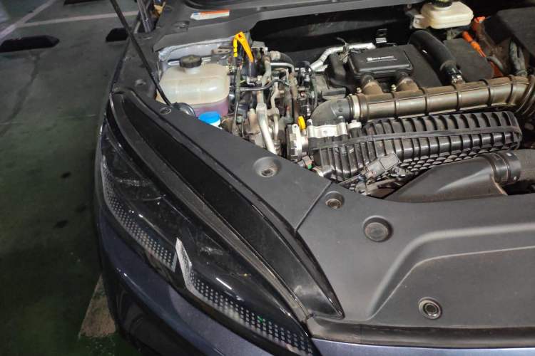 Used BYD Seal 06 New Energy 2024 DM-i 80KM Prestige Model Engine Bay Right