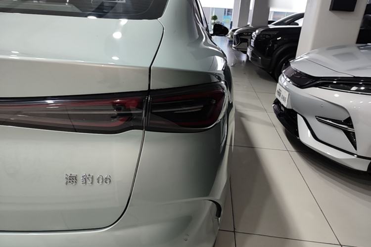 Used BYD Seal 06 New Energy 2024 DM-i 120KM Luxury Model Exterior 3