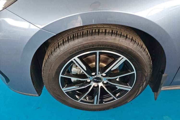 Used BYD Seal 06 New Energy 2024 DM-i 80KM Luxury Model Exterior 4