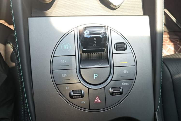 Used BYD Seal 06 New Energy 2024 DM-i 80KM Prestige Model Gear Lever