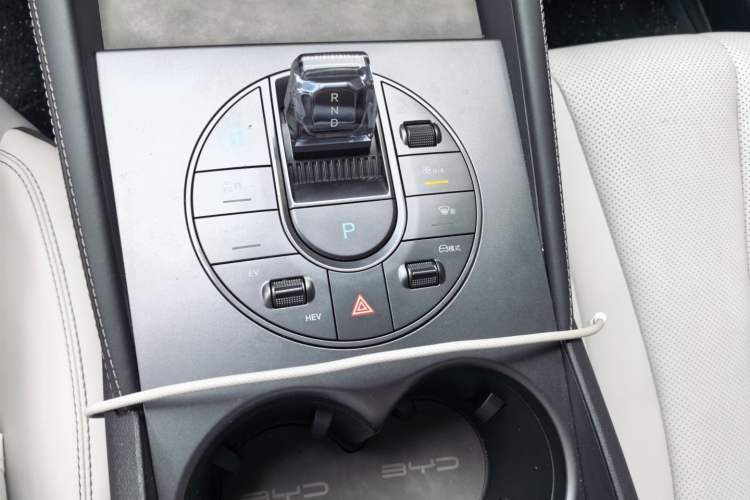 Used BYD Seal 06 New Energy 2024 DM-i 80KM Prestige Model Gear Lever