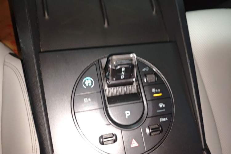 Used BYD Seal 06 New Energy 2024 DM-i 80KM Luxury Model Gear Lever