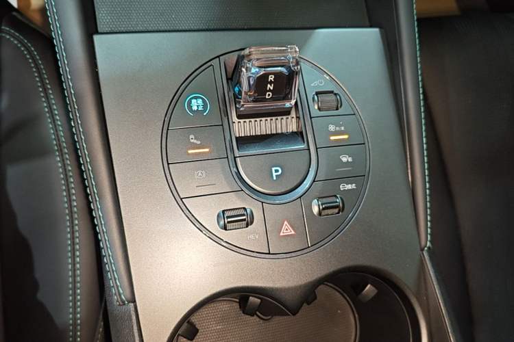 Used BYD Seal 06 New Energy 2024 DM-i 120KM Luxury Model Gear Lever