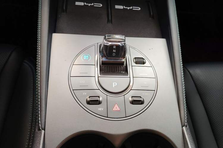 Used BYD Seal 06 New Energy 2024 DM-i 80KM Prestige Model Gear Lever