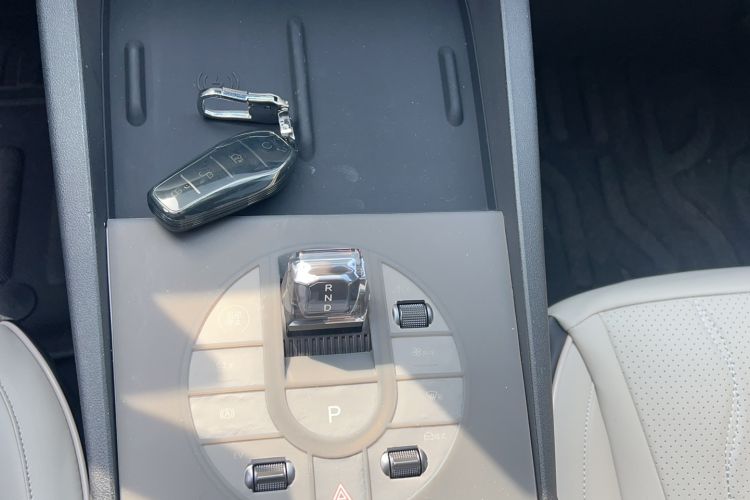 Used BYD Seal 06 New Energy 2024 DM-i 80KM Luxury Model Gear Lever