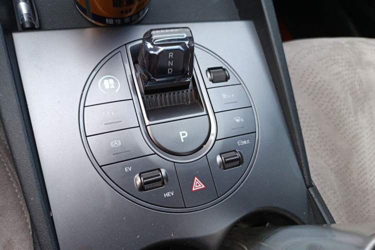 Used BYD Seal 06 New Energy 2024 DM-i 80KM Luxury Model Gear Lever