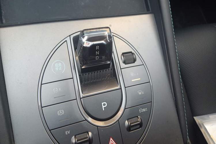 Used BYD Seal 06 New Energy 2024 DM-i 80KM Prestige Model Gear Lever