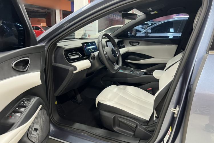 Used BYD Seal 06 New Energy 2024 DM-i 80KM Luxury Model Interior 4