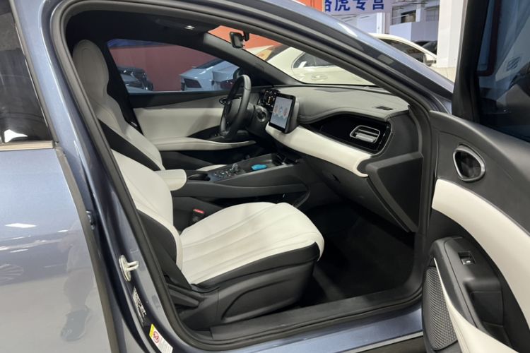 Used BYD Seal 06 New Energy 2024 DM-i 80KM Luxury Model Interior 8