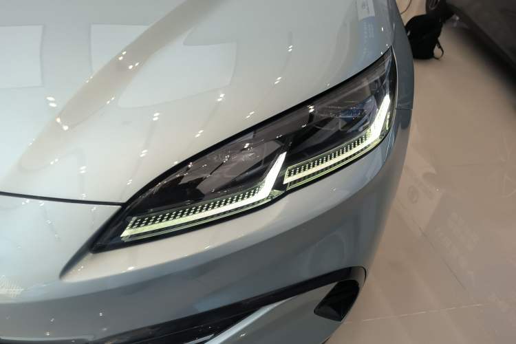 Used BYD Seal 06 New Energy 2024 DM-i 120KM Flagship Model Left Front Headlight