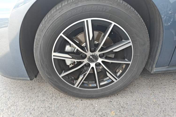 Used BYD Seal 06 New Energy 2024 DM-i 120KM Prestige Model Left Front Wheel Hub