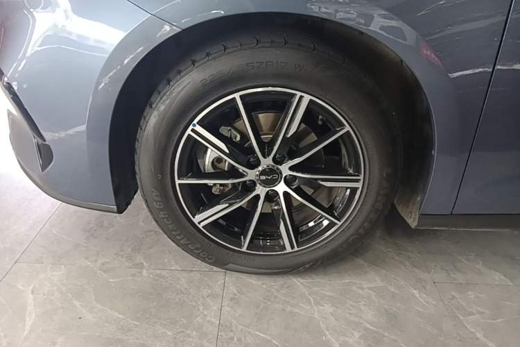 Used BYD Seal 06 New Energy 2024 DM-i 120KM Luxury Model Left Front Wheel Hub