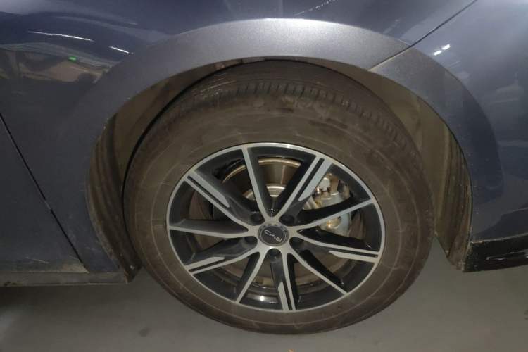 Used BYD Seal 06 New Energy 2024 DM-i 80KM Prestige Model Right Front Wheel Hub