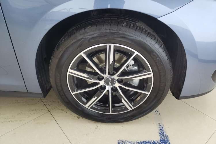 Used BYD Seal 06 New Energy 2024 DM-i 120KM Luxury Model Right Front Wheel Hub