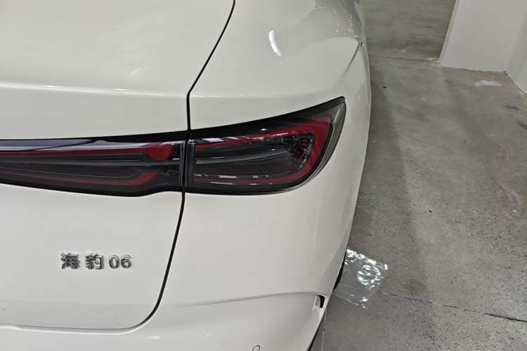 Used BYD Seal 06 New Energy 2024 DM-i 120KM Luxury Model Right Rear Taillight