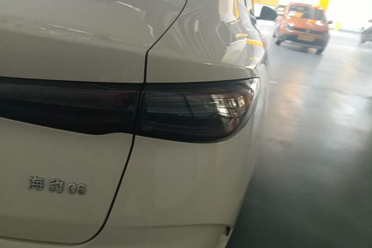 Used BYD Seal 06 New Energy 2024 DM-i 80KM Prestige Model Right Rear Taillight