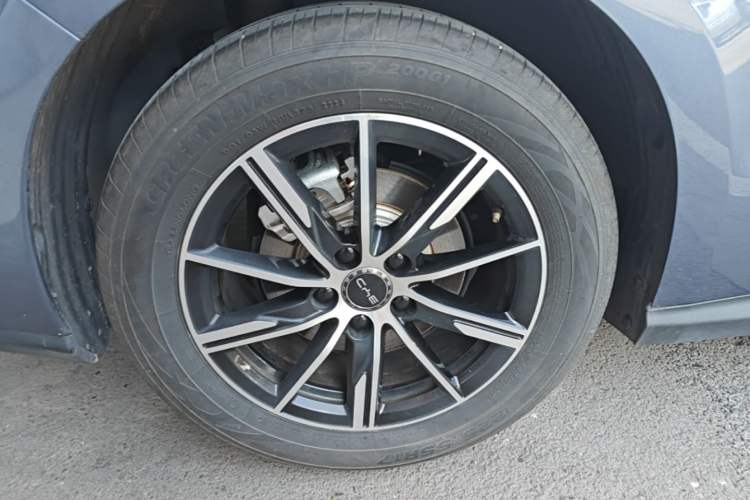 Used BYD Seal 06 New Energy 2024 DM-i 120KM Prestige Model Right Rear Wheel Hub