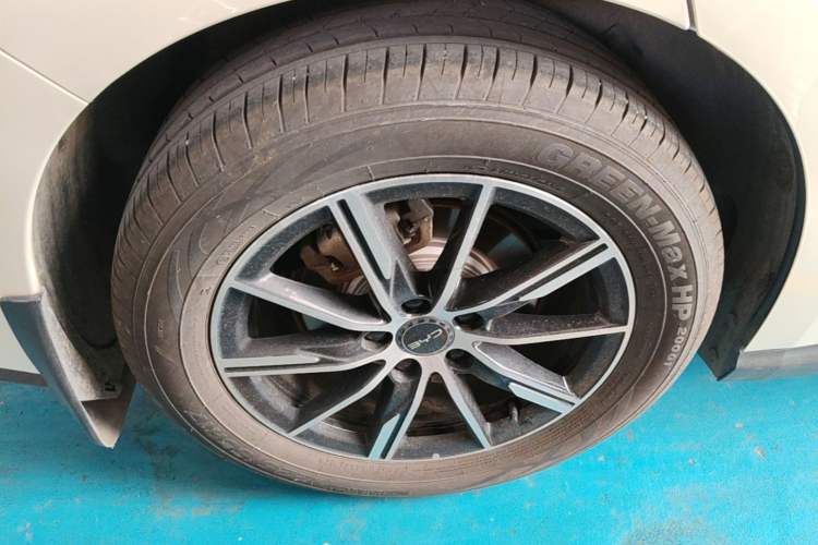 Used BYD Seal 06 New Energy 2024 DM-i 80KM Prestige Model Right Rear Wheel Hub
