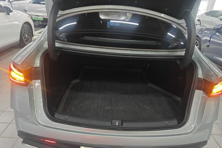 Used BYD Seal 06 New Energy 2024 DM-i 120KM Luxury Model Trunk