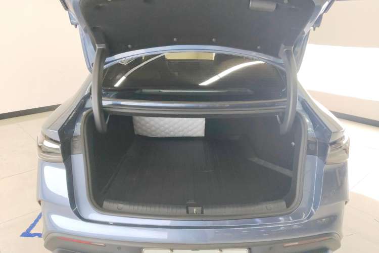 Used BYD Seal 06 New Energy 2024 DM-i 80KM Prestige Model Trunk