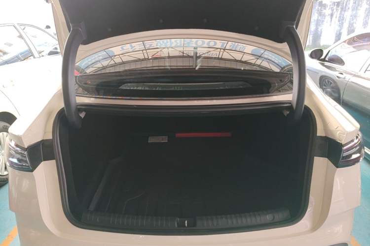 Used BYD Seal 06 New Energy 2024 DM-i 80KM Prestige Model Trunk